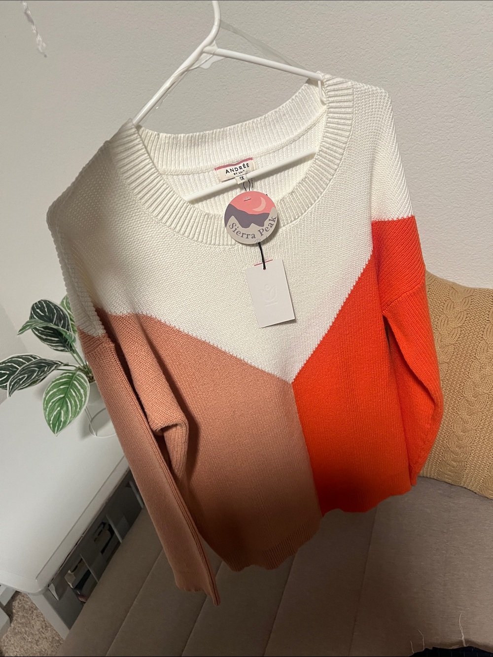 ANDREE BY UNIT Cream and Orange Crew Neck Sweater